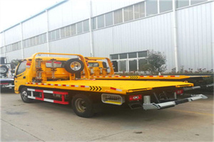 云县附近拖车救援搭电